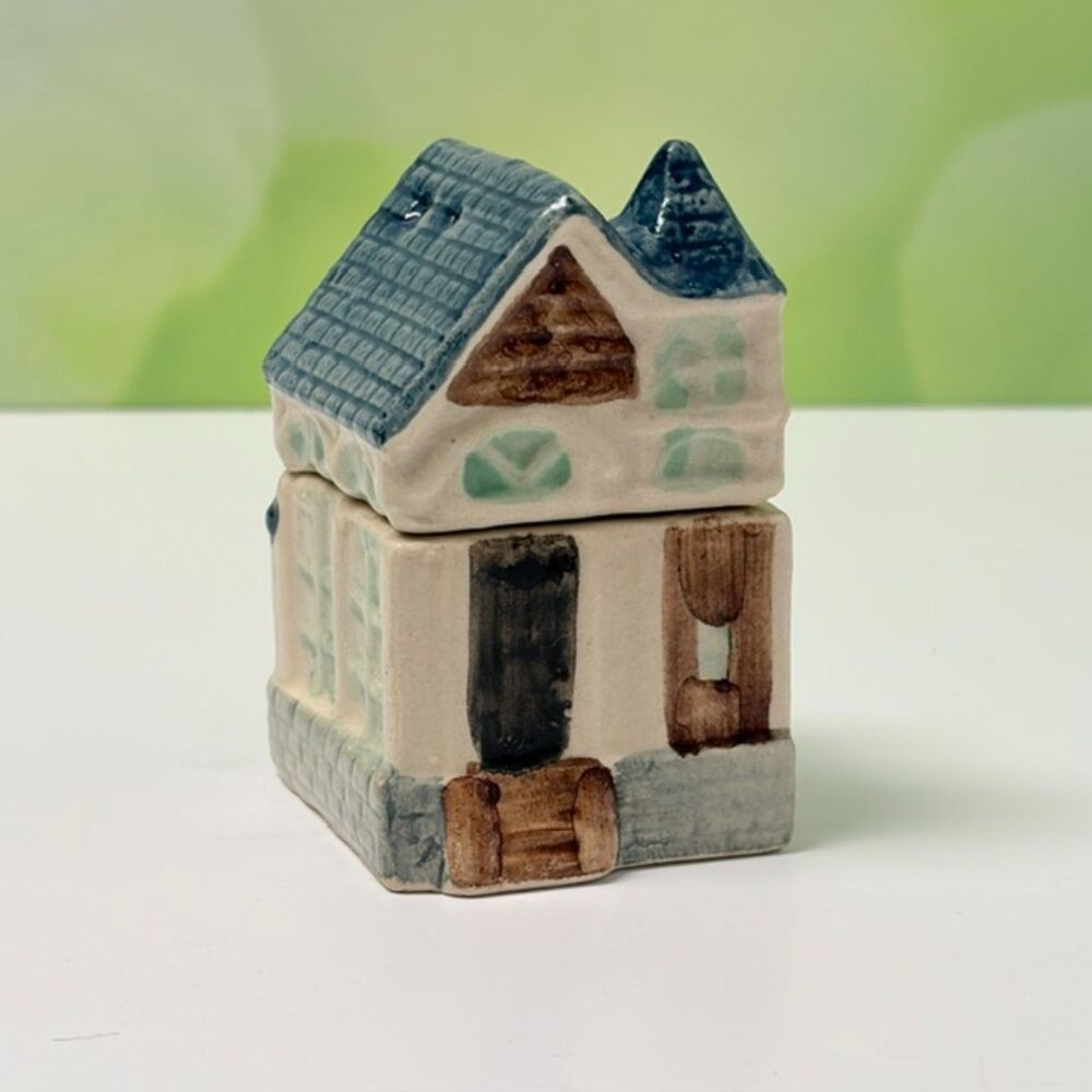 Stacking Cottage House Ceramic Salt & Pepper Shakers Blue Roof 2 Piece Set